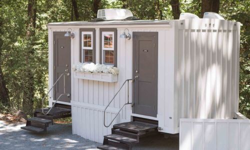 16 foot luxury restroom rental